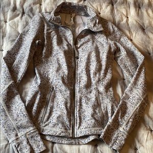 Lululemon define zip up jacket size 4